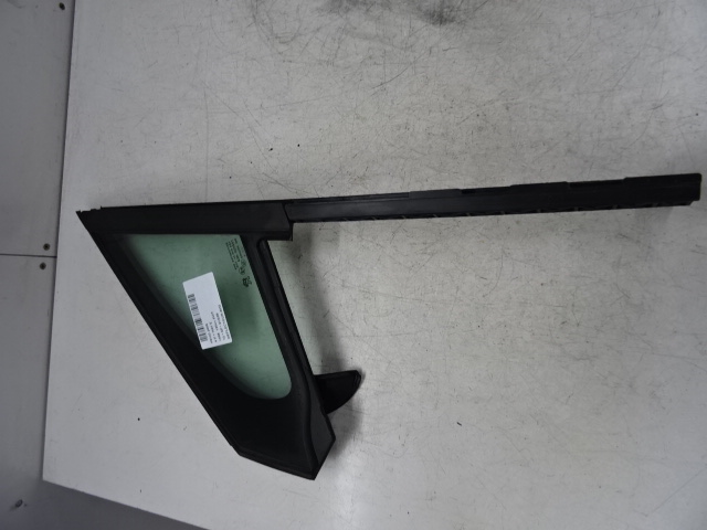 ZIJRUIT VOOR LINKS Peugeot 2008 (1)  5/13 - 4/16