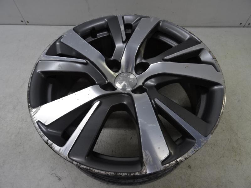 VELGEN Peugeot 2008 (1)  5/13 - 4/16