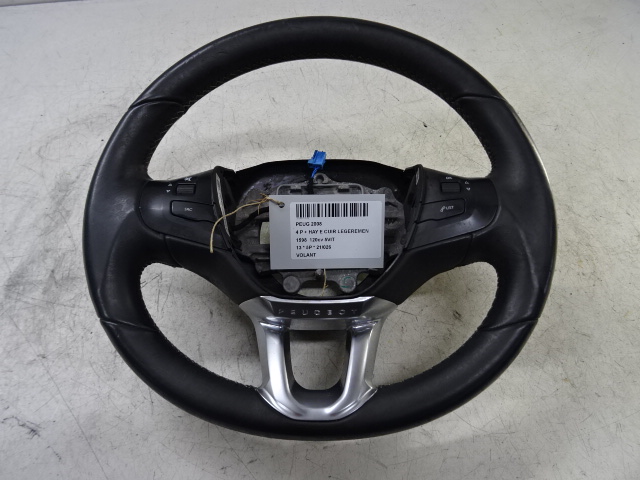 VOLANT Peugeot 2008 (1)  5/13 - 4/16