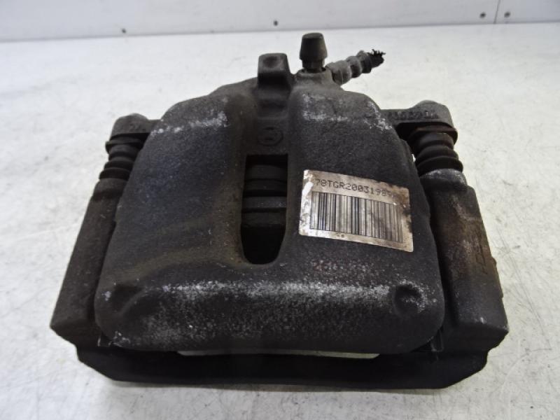 REMKLAUW VOOR LINKS Peugeot 2008 (1)  5/13 - 4/16