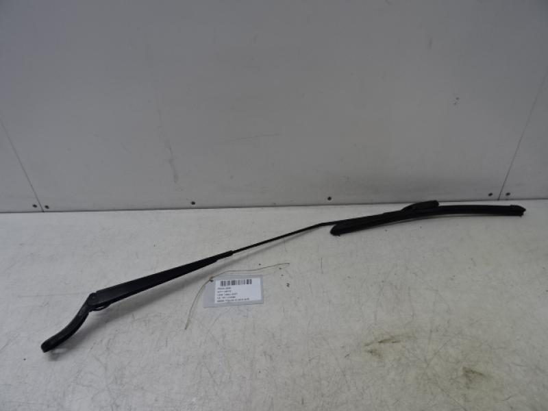 RUITENWISSERARM RECHTS VOOR Peugeot 2008 (1)  5/13 - 4/16