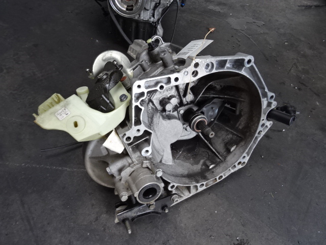 VERSNELLINGSBAK Peugeot 2008 (1)  5/13 - 4/16