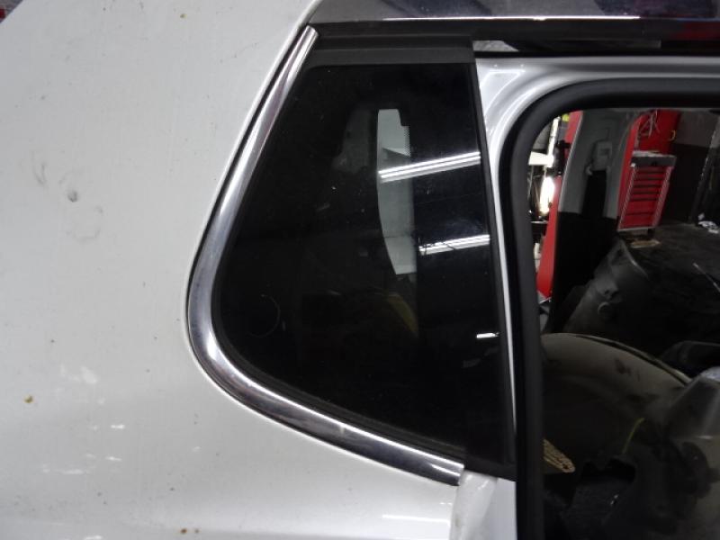 RIGHT REAR WINDOW Peugeot 2008 (1)  5/13 - 4/16