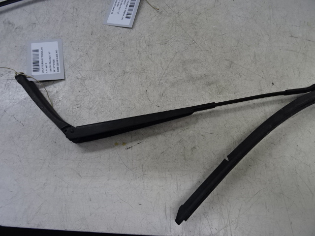 RUITENWISSERARM LINKS VOOR Vw TOURAN 09/15+
