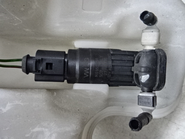 MOTOR RUITENWASSERS VOOR Vw TOURAN 09/15+