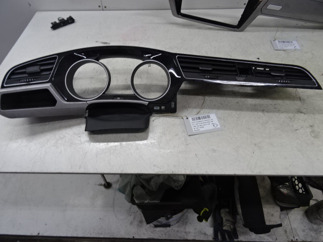 DIVERS Vw TOURAN 09/15+
