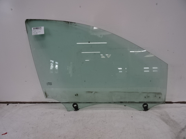 VITRE DE PORTE AVANT DROITE Renault CLIO III 06/09 - 13
