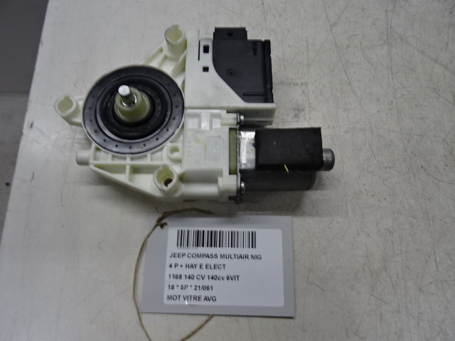 MOTEUR DE VITRE DE PORTE AVANT GAUCHE
