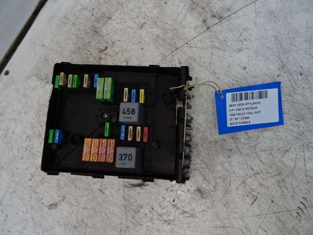 BOITE A FUSIBLES Seat LEON (2) (1P)  9/05 - 12