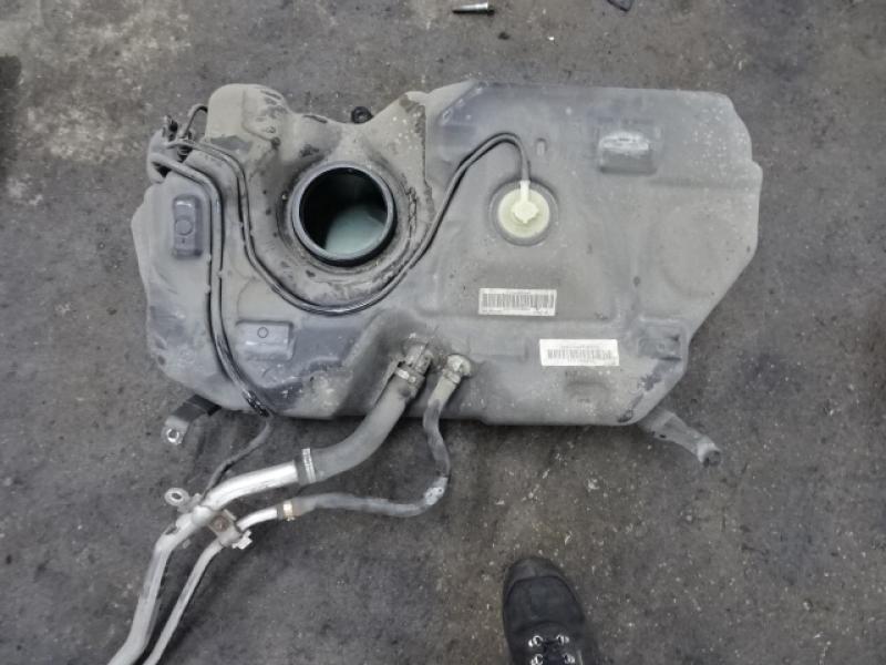 BRANDSTOFTANK BENZINE Ford B-MAX 10/12+