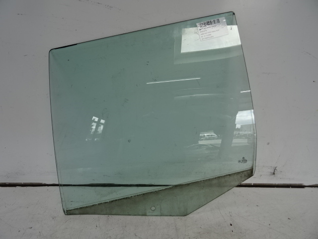 VITRE DE PORTE ARRIERE GAUCHE Vw GOLF IV 11/97 - 03