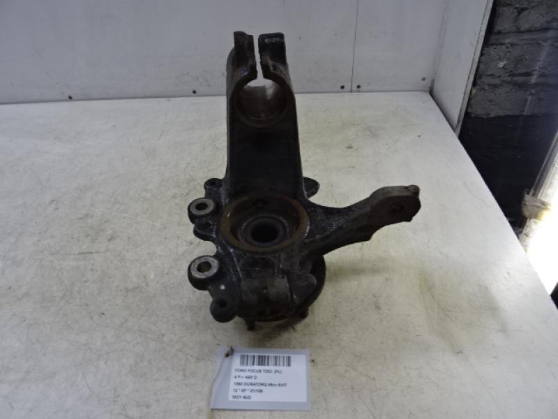 FRONT WHEEL HUB RIGHT Ford FOCUS (4) 02/11 - 14