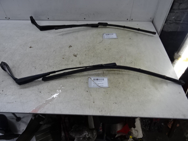 RUITENWISSERARM LINKS VOOR Ford FOCUS (4) 02/11 - 14