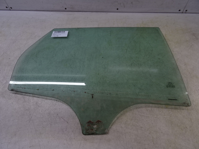 VITRE DE PORTE ARRIERE DROITE Ford FOCUS (4) 02/11 - 14