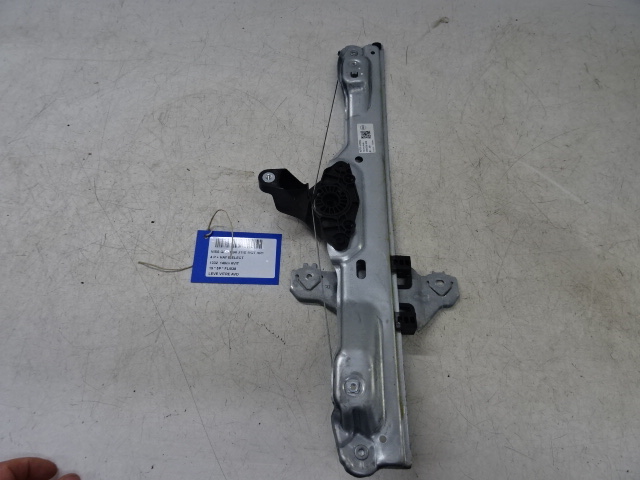 LEVE-VITRE DE PORTE AVANT DROITE Nissan QASHQAI 7/17 -  21 J11