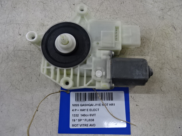 MOTEUR DE VITRE DE PORTE AVANT DROITE Nissan QASHQAI 7/17 -  21 J11