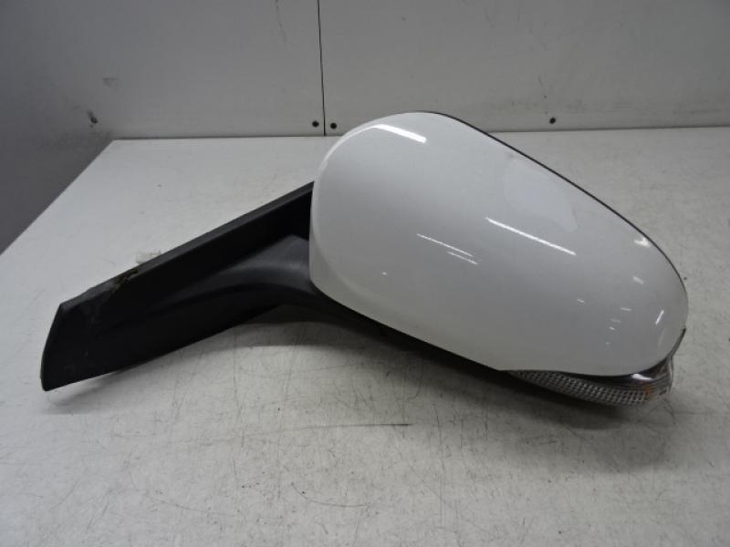 RETRO GAUCHE Toyota C-HR (1) 11/16-10/19