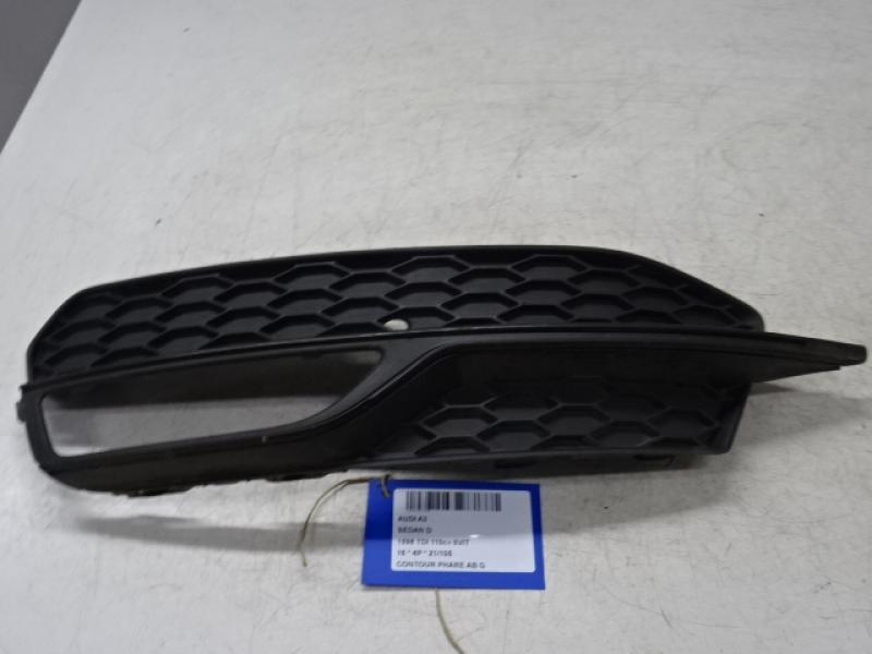 KONTUR DES LINKEN NEBELSCHEINWERFERS Audi A3 4D 4/16 - 20