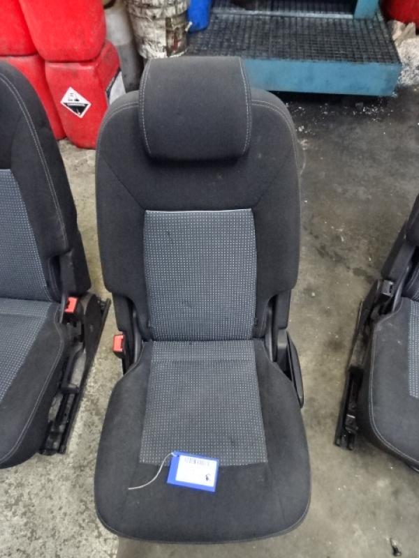 STOEL ACHTER Ford S-MAX 5/06 - 15