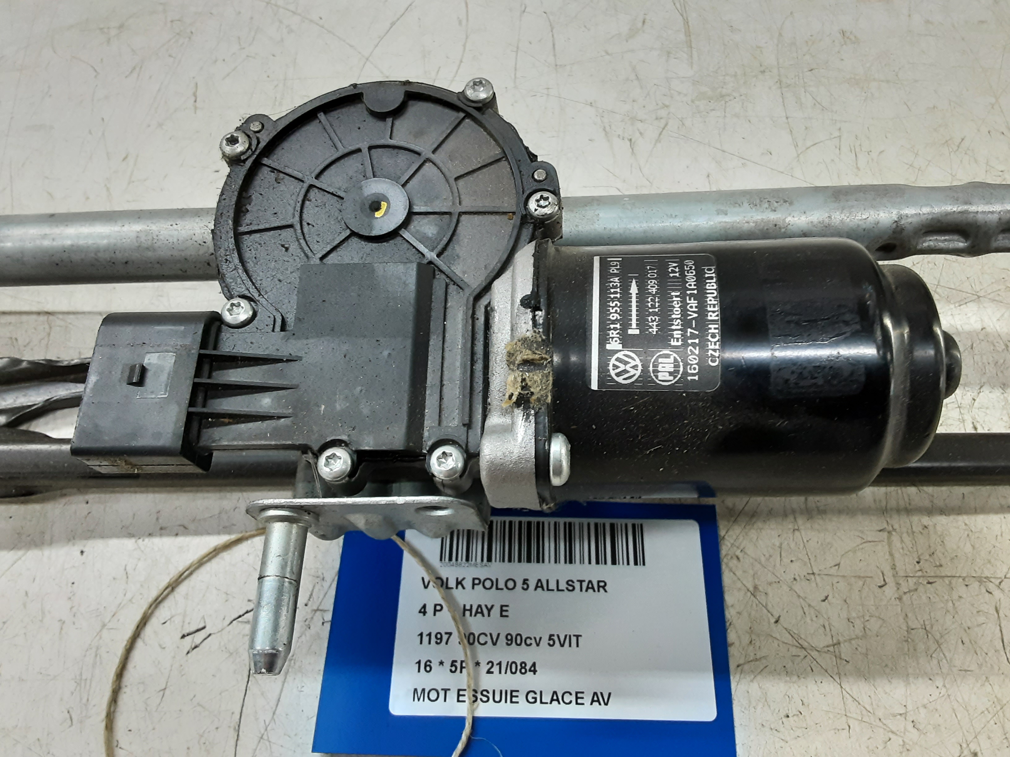 MOTEUR D&#039;ESSUIE-GLACE AVANT Vw POLO (6R) FaceLift 5/14 - 17