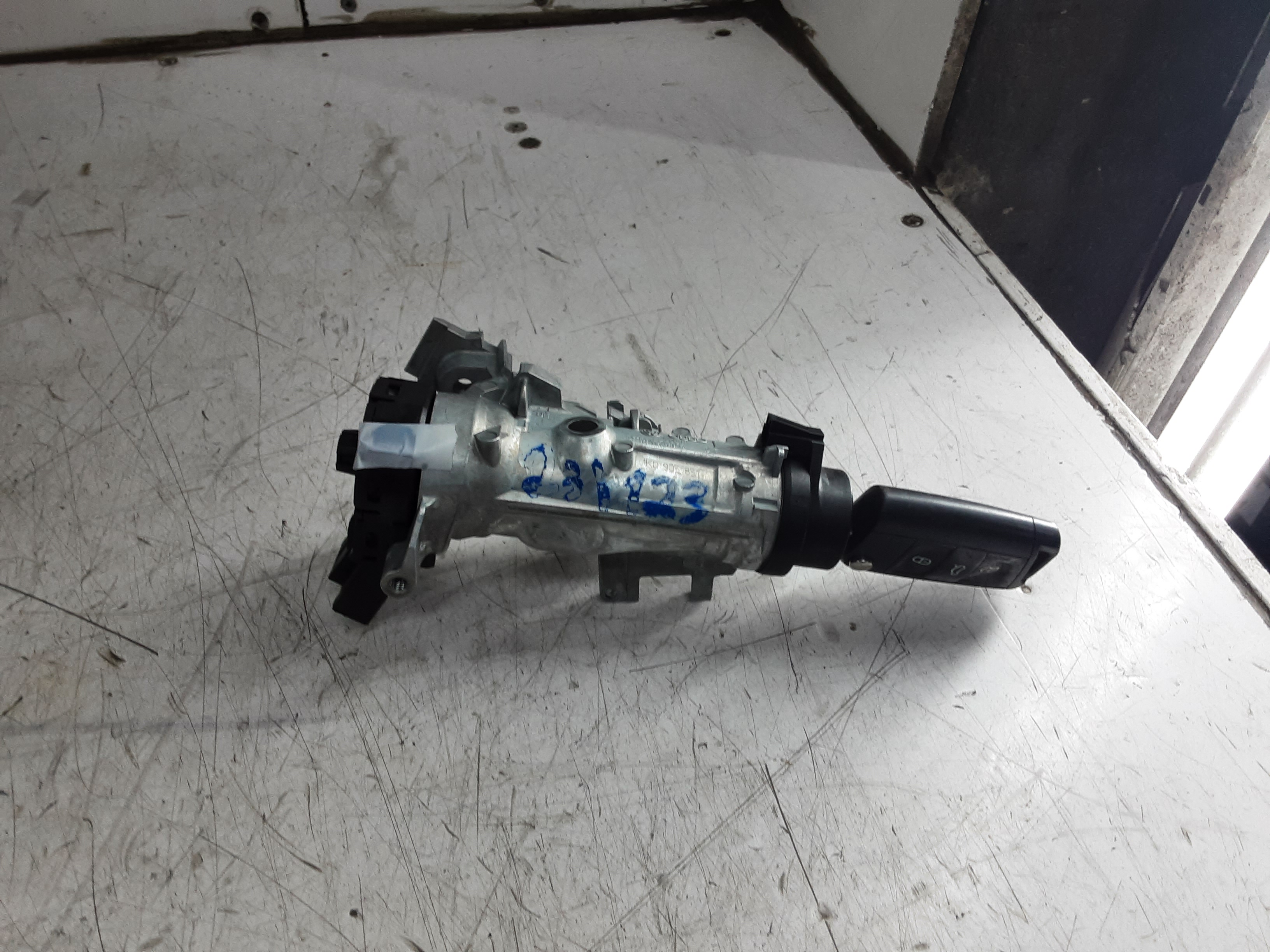 CONTACTSLOT Vw POLO (6R) FaceLift 5/14 - 17