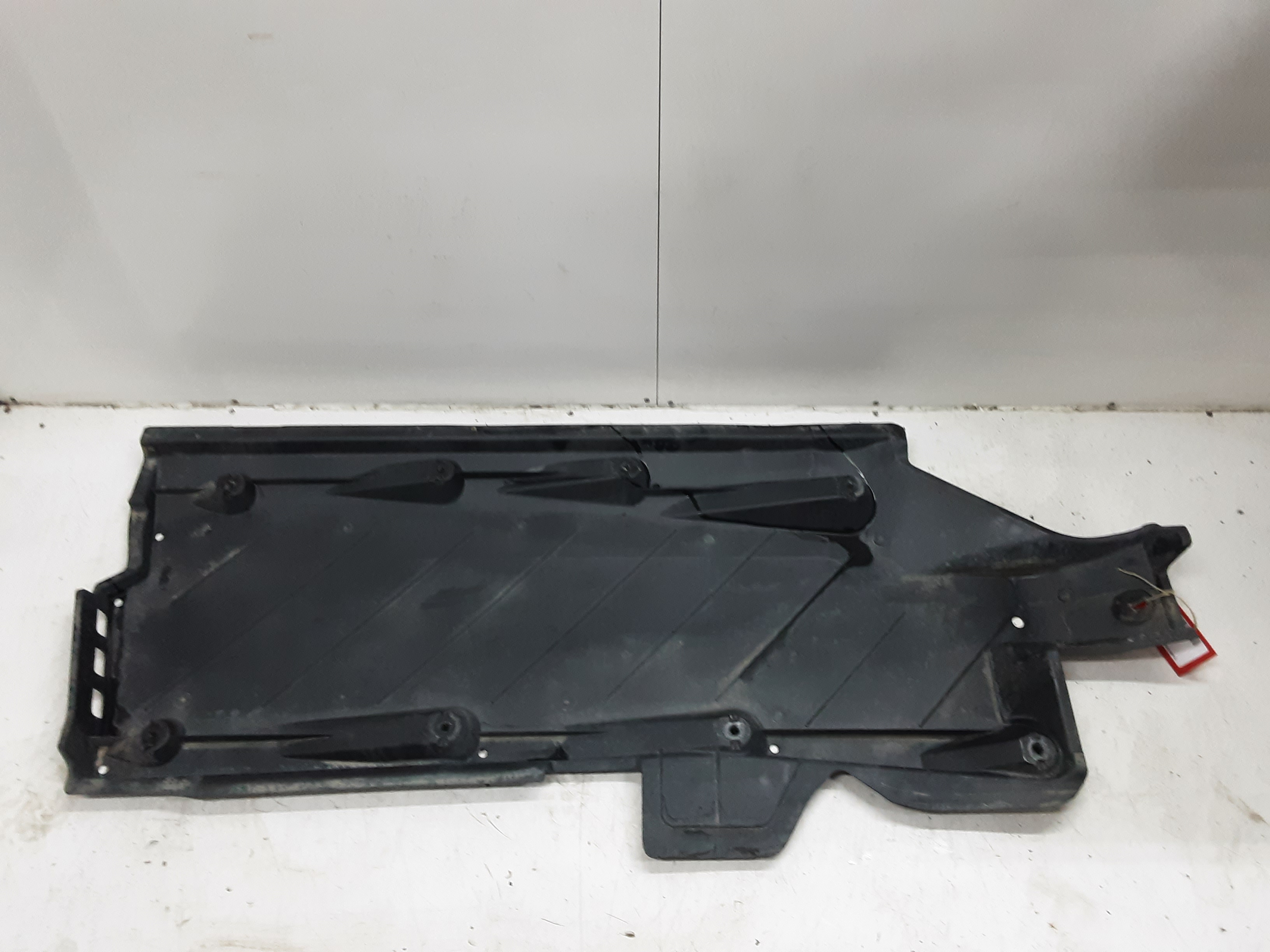 PLASTIEKE BESCHERMPLAAT ONDER AUTO LINKS Skoda FABIA (NJ) MK3 Face Lift 9/18+ - 9/21