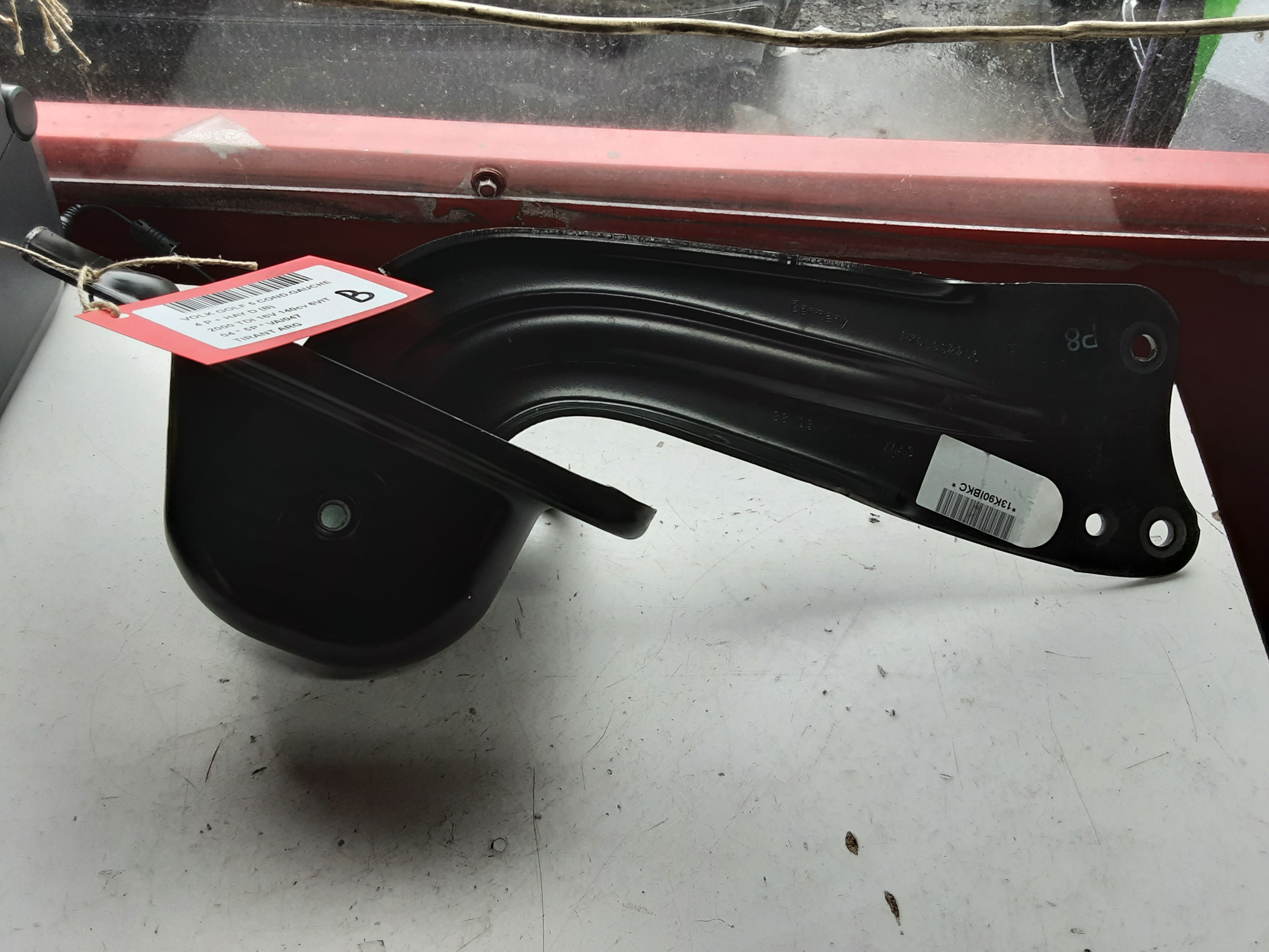 TIRANT ARRIERE GAUCHE Vw GOLF V 11/03 - 08
