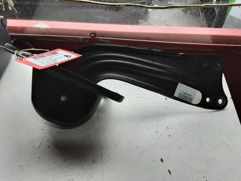 TIRANT ARRIERE GAUCHE Vw GOLF V 11/03 - 08