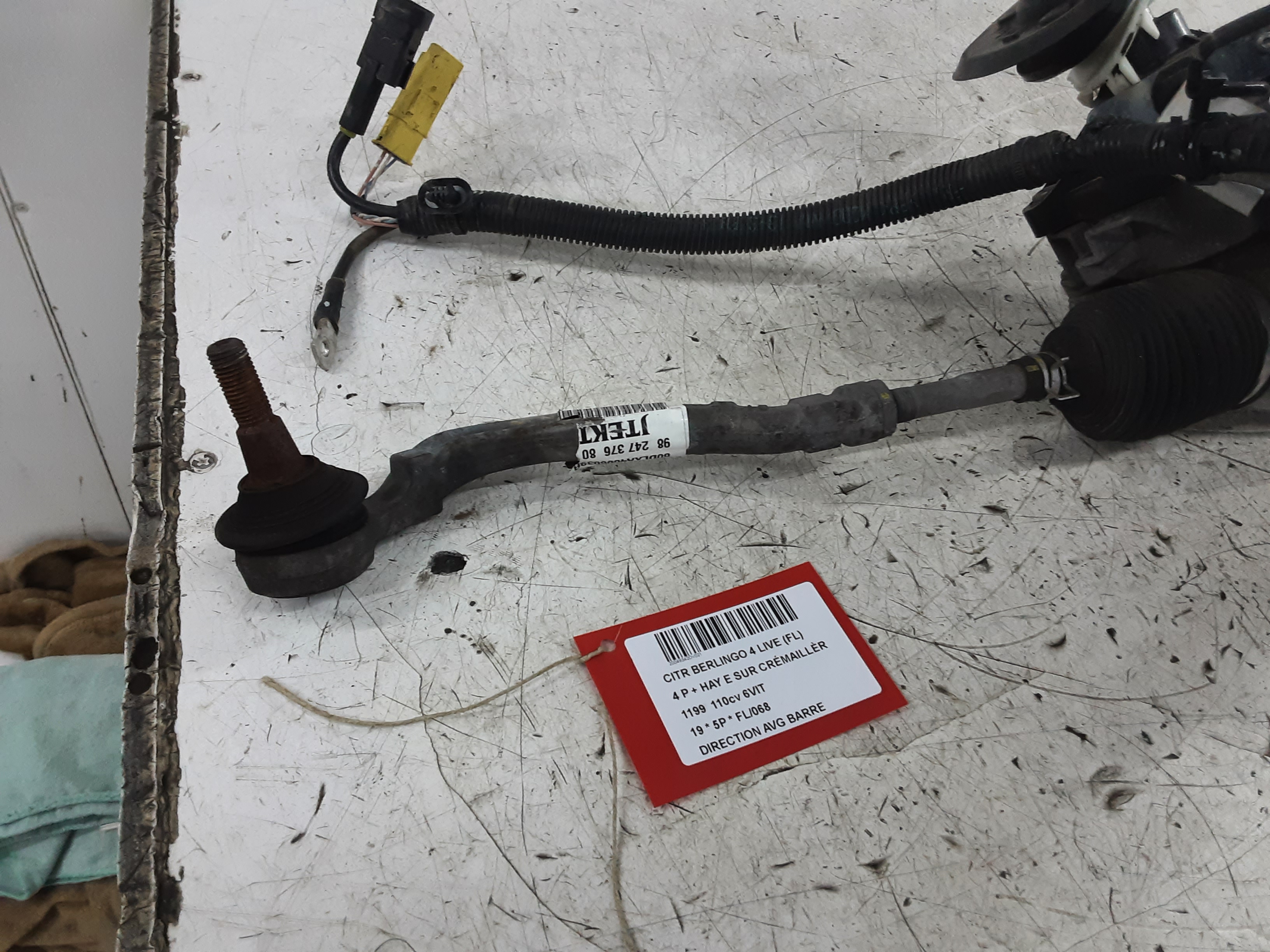 SPOORSTANG RECHTS VOOR Citroen BERLINGO 9/18+