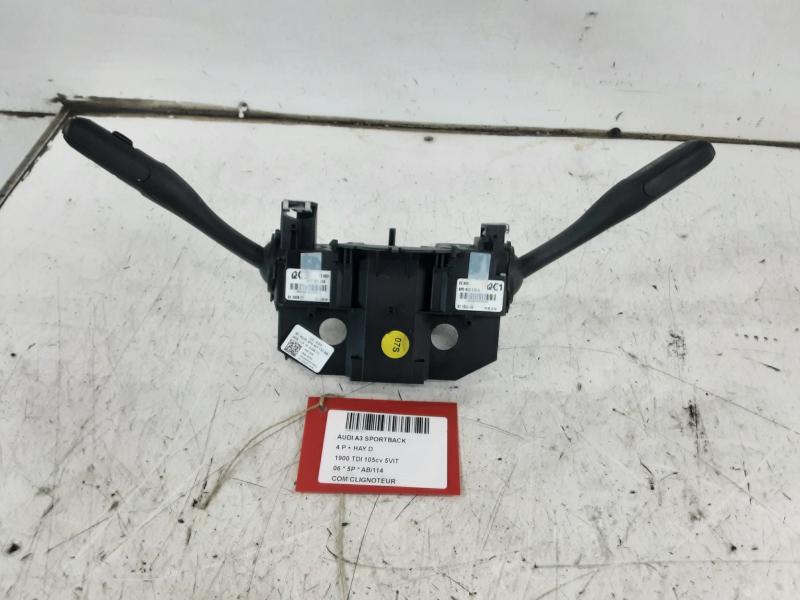 COMMODO DE CLIGNOTEURS Audi A3 7/03 - 7/08