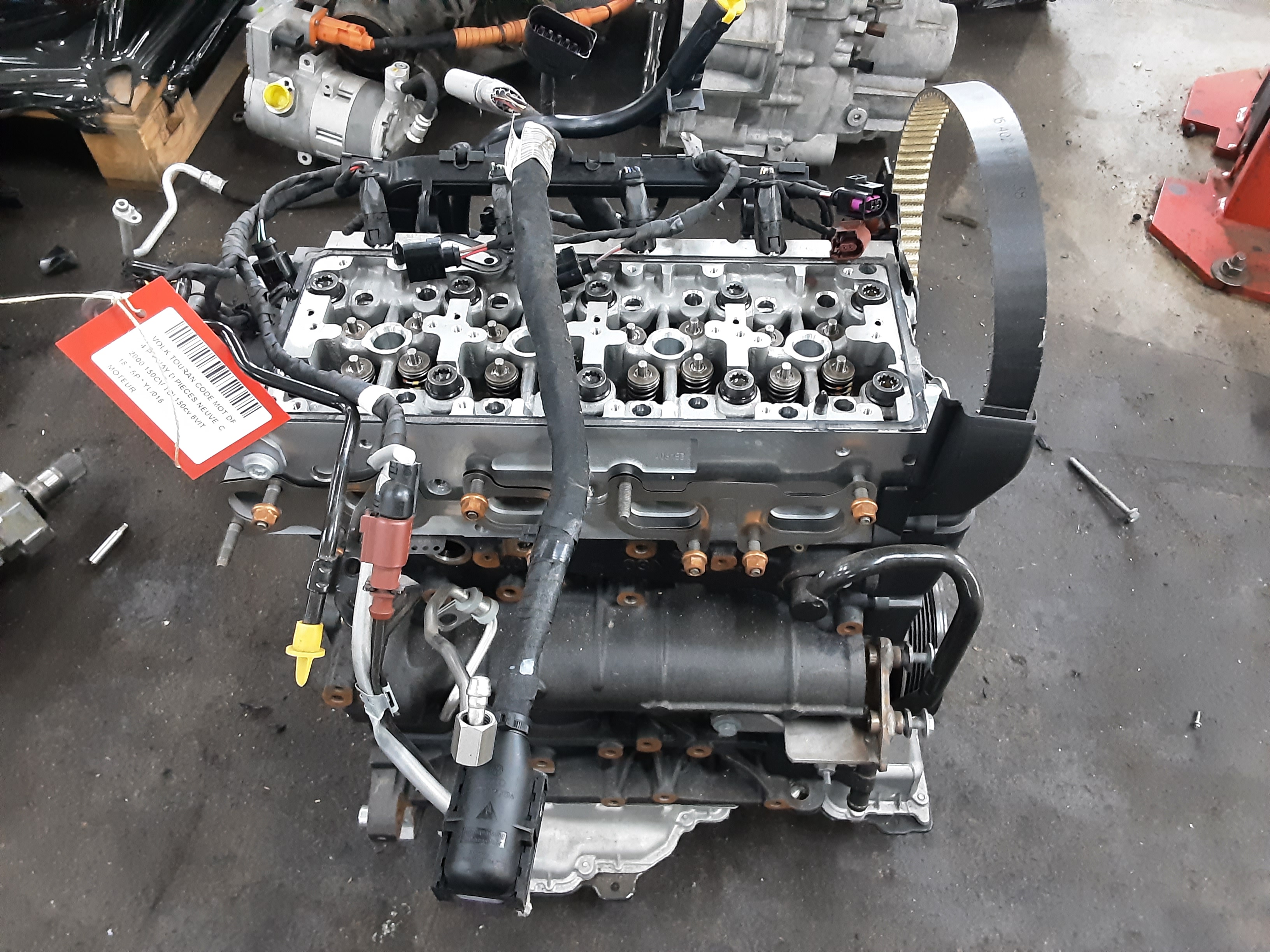 MOTEUR Vw TOURAN 09/15+
