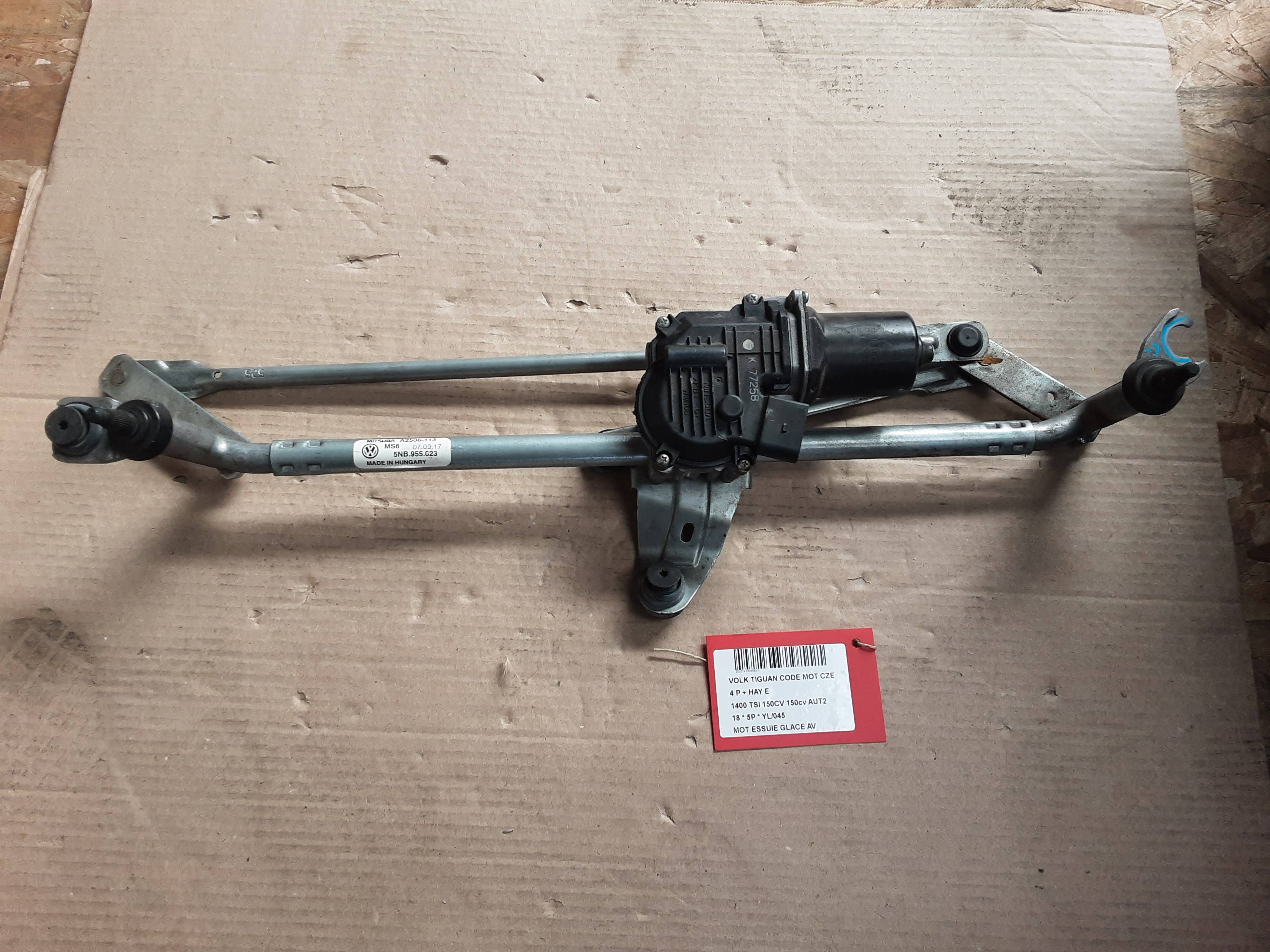 MOTOR RUITENWISSERS VOOR Vw TIGUAN (3) 02/16- 10/20
