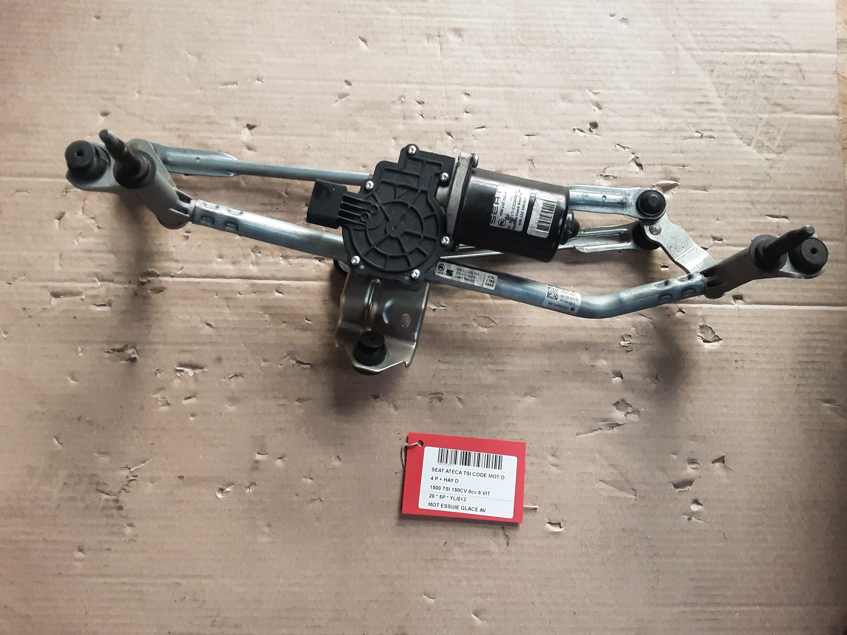 MOTEUR D&#039;ESSUIE-GLACE AVANT Seat ATECA 9/16+