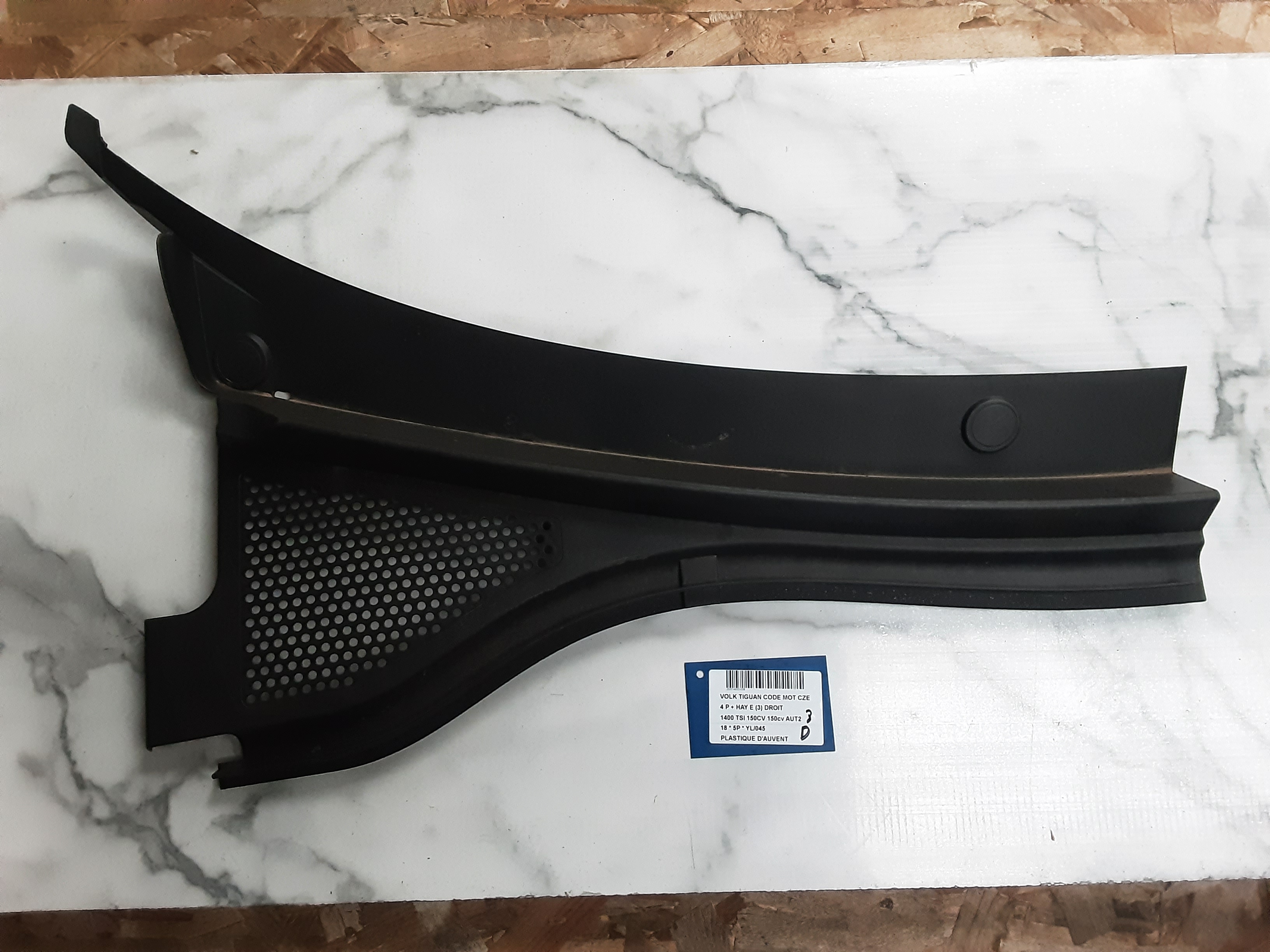 PLASTIEK WINDSCHERM Vw TIGUAN (3) 02/16- 10/20
