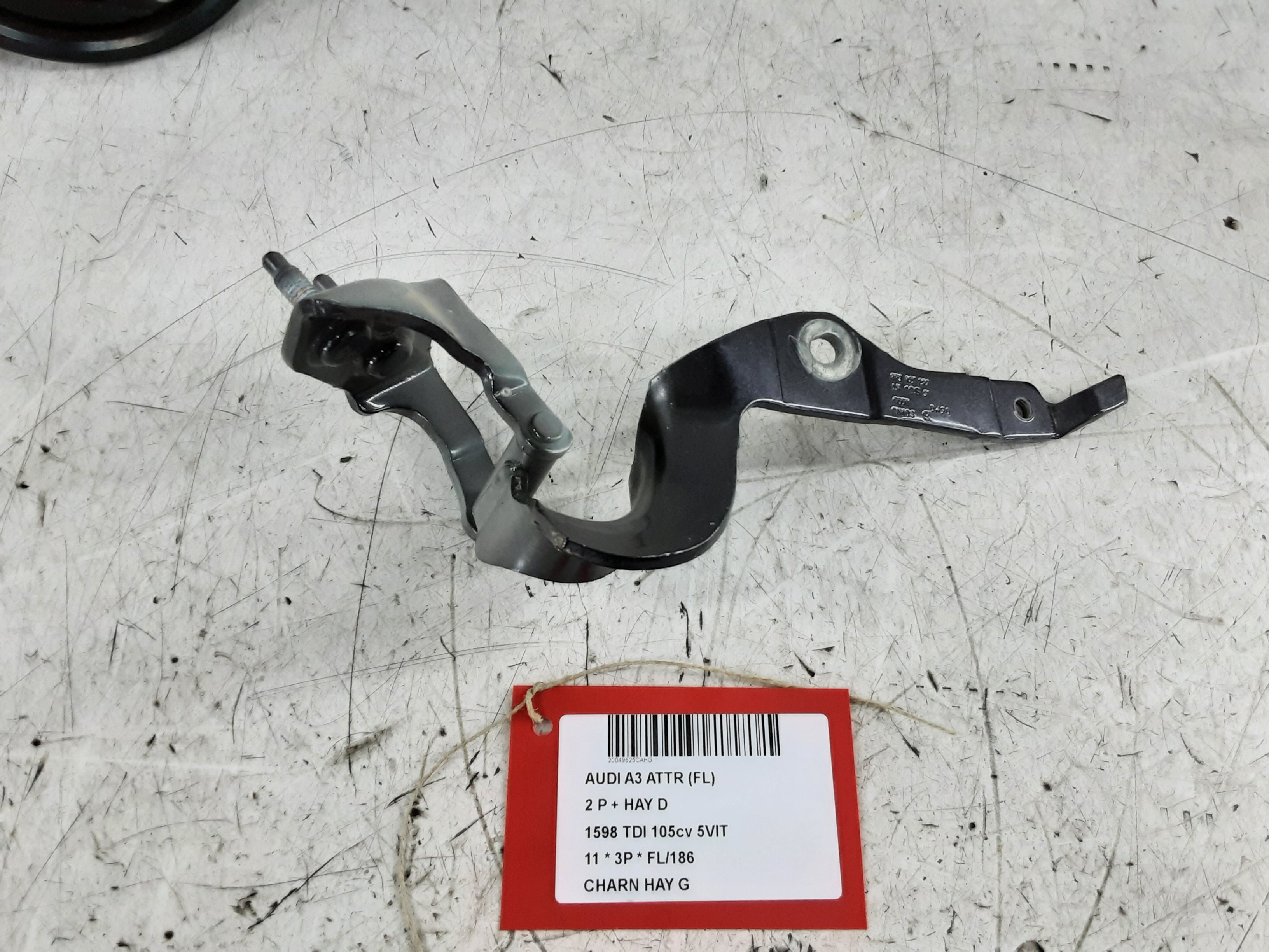 SCHARNIER ACHTERKLEP LINKS Audi A3 8/08 - 12