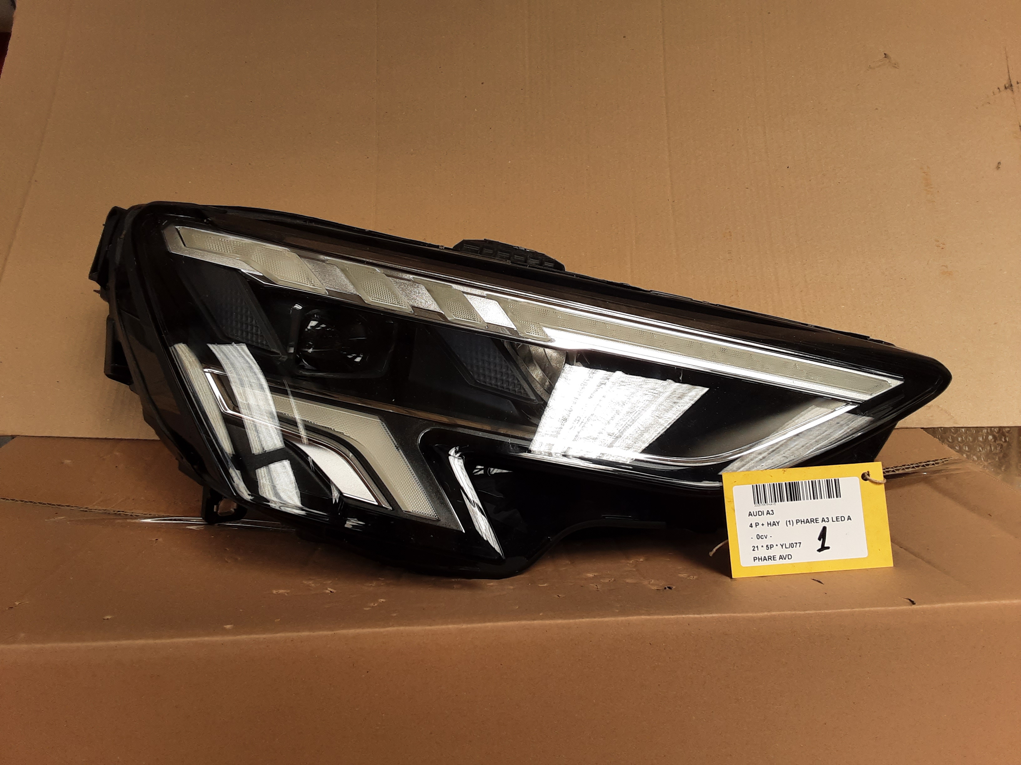 KOPLICHT VOOR RECHTS Audi A3 5D/20+