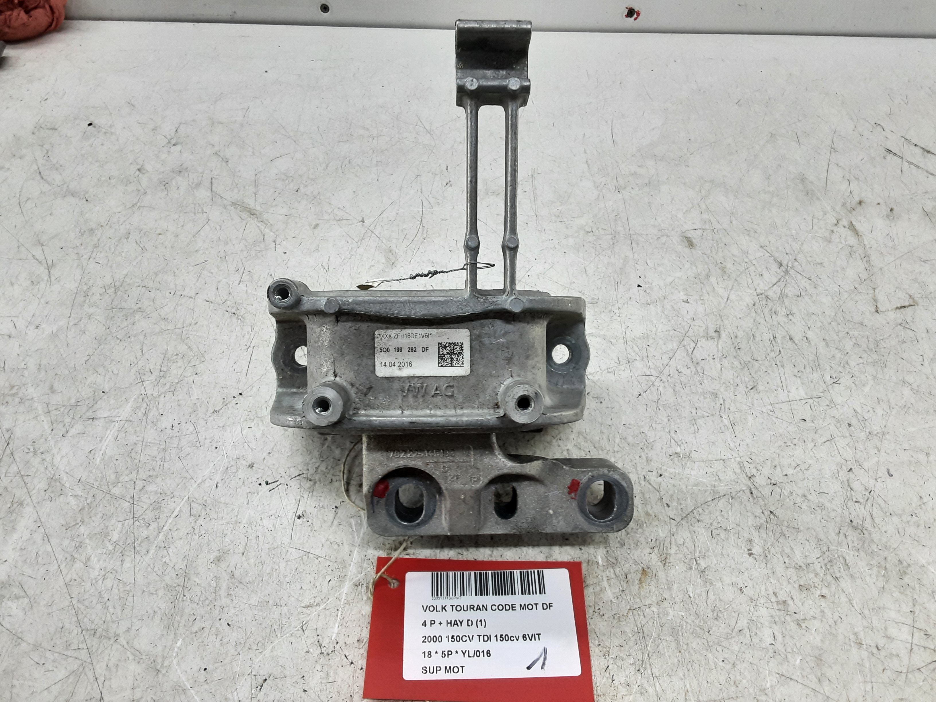 MOTORSTEUN Vw TOURAN 09/15+