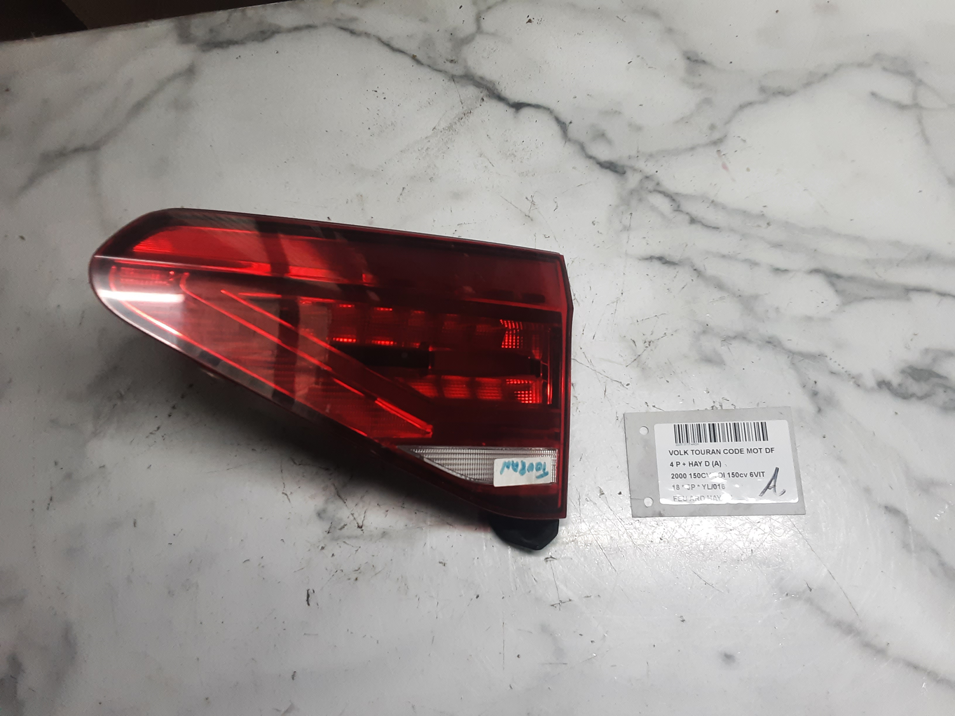 FEU ARRIERE DROIT DE HAYON Vw TOURAN 09/15+