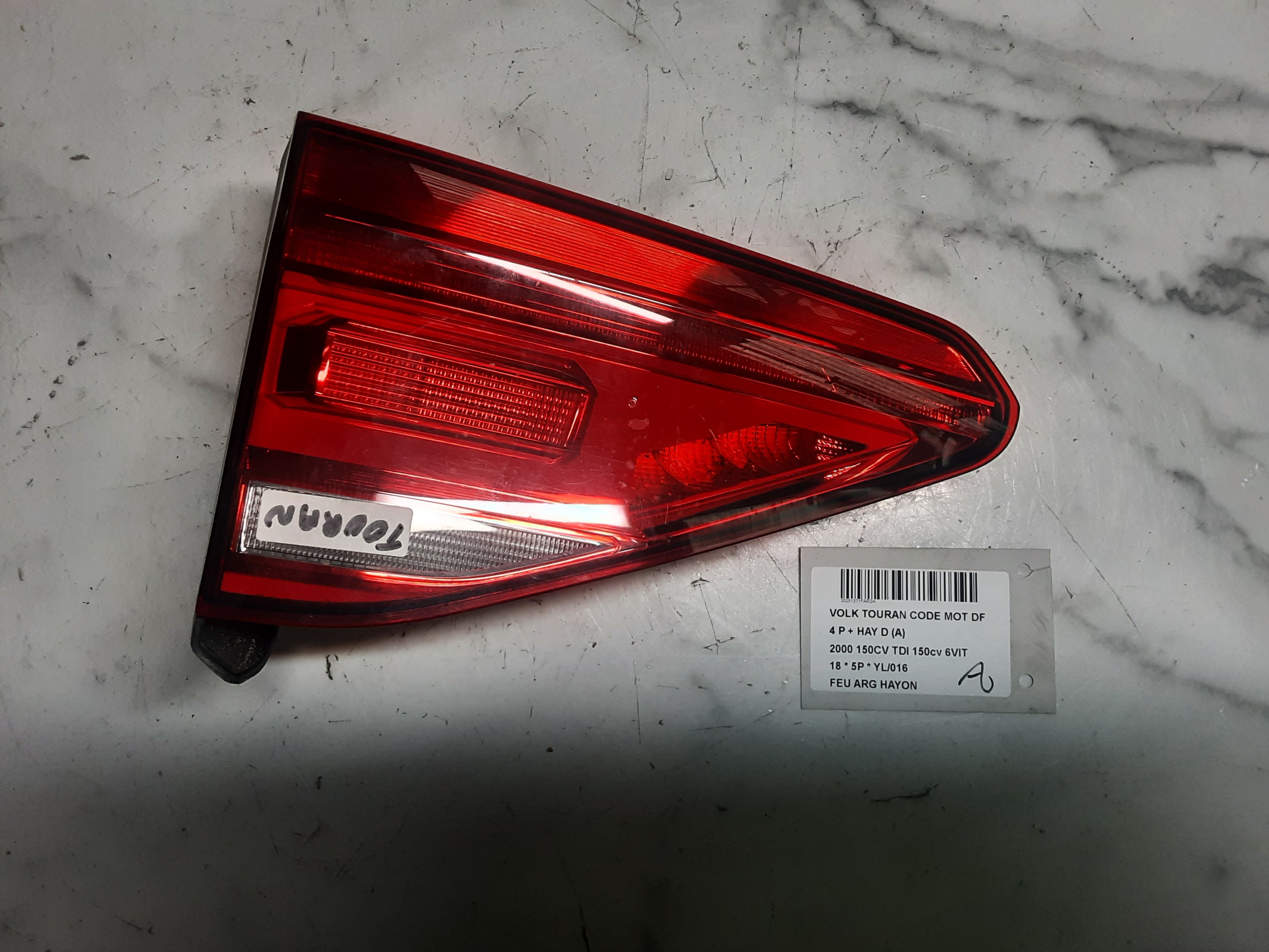 FEU ARRIERE GAUCHE DE HAYON Vw TOURAN 09/15+
