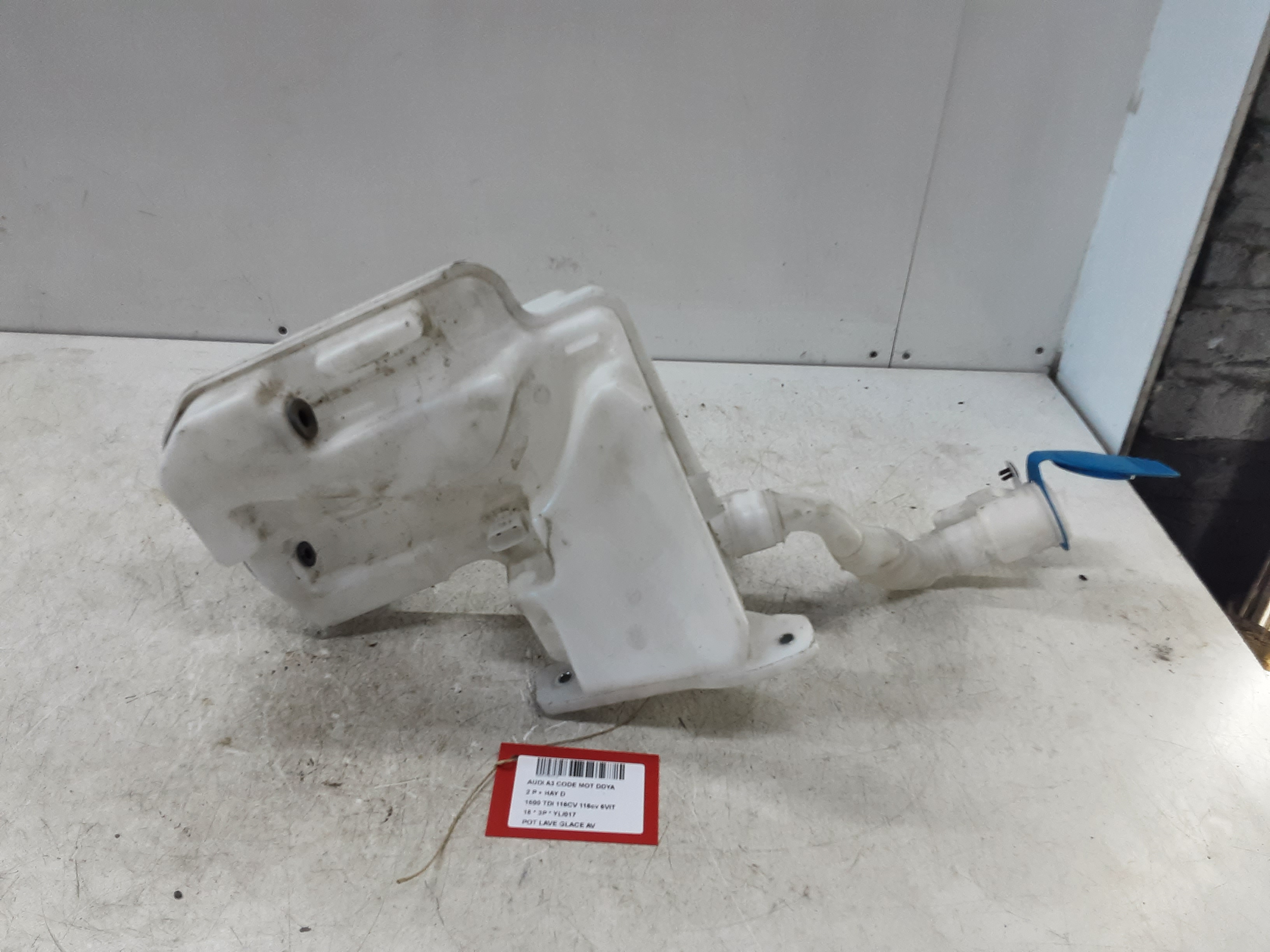 POT DE LAVE-GLACE AVANT Audi A3 3,5D 7/16 - 20