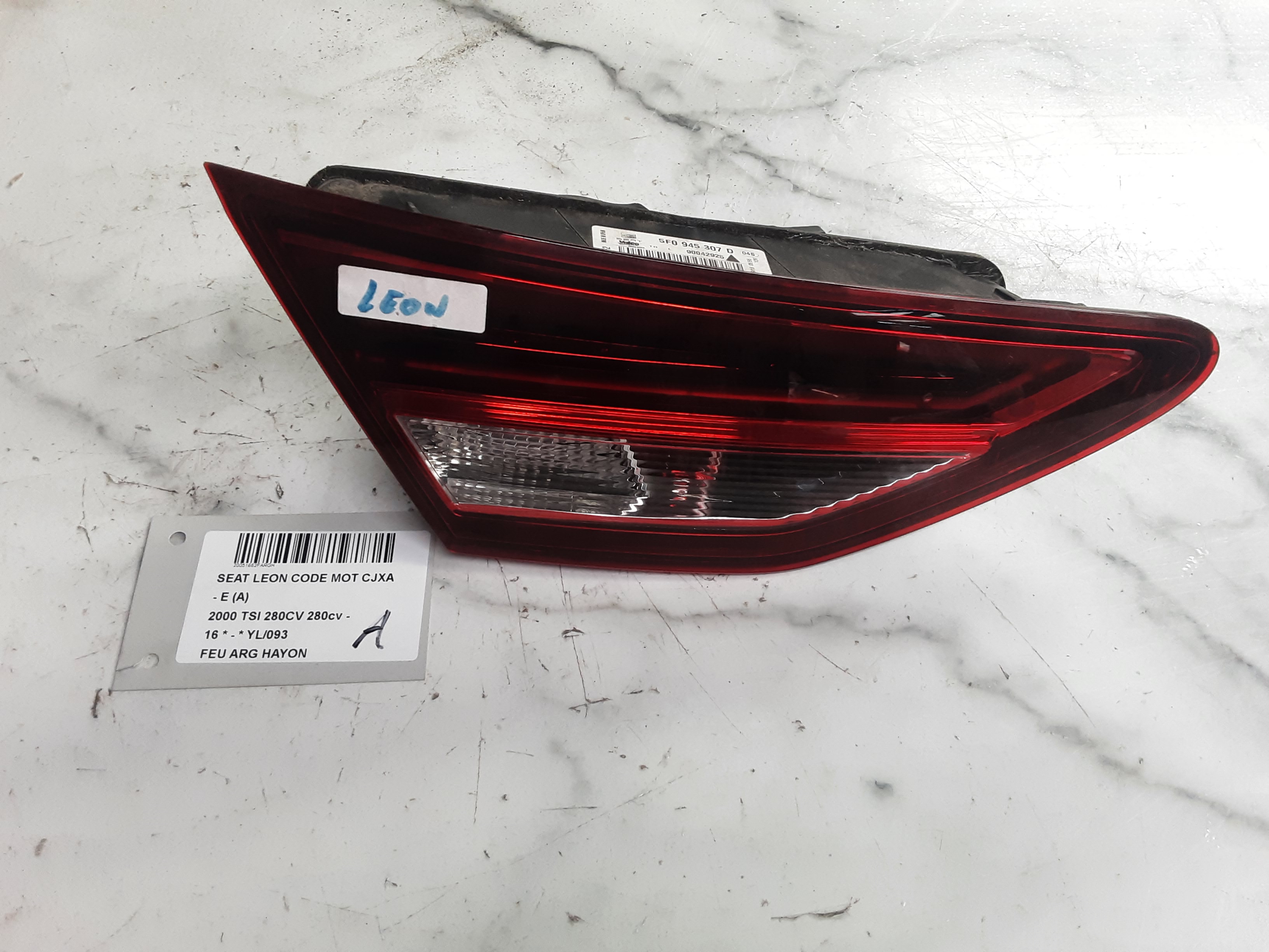 FEU ARRIERE GAUCHE DE HAYON Seat LEON (3) (5F) 1/13 - 1/17