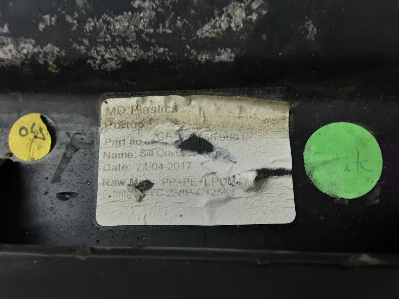 DREMPEL RECHTS Vw T-ROC 10/17 - 4/22