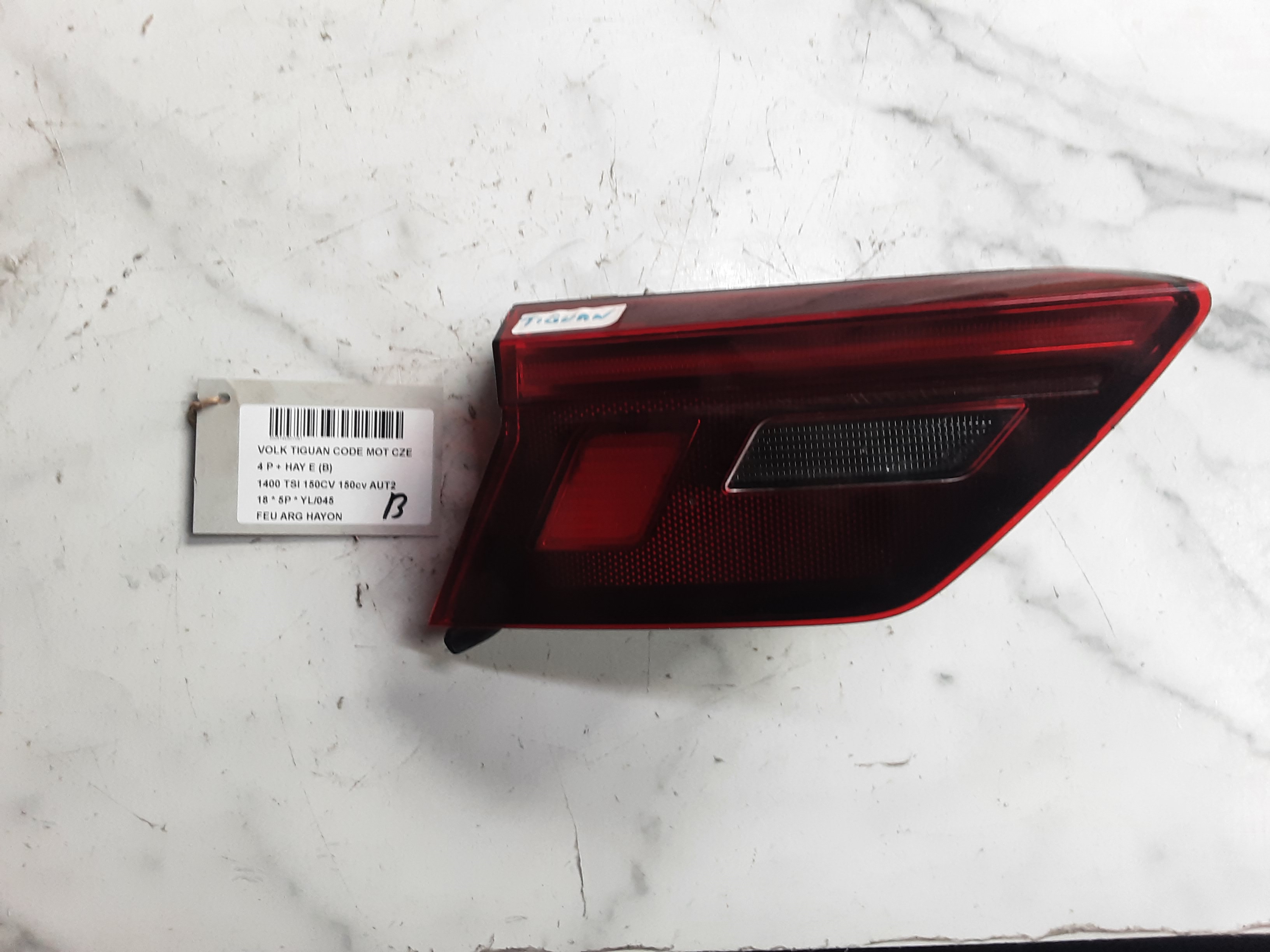 FEU ARRIERE GAUCHE DE HAYON Vw TIGUAN (3) 02/16- 10/20