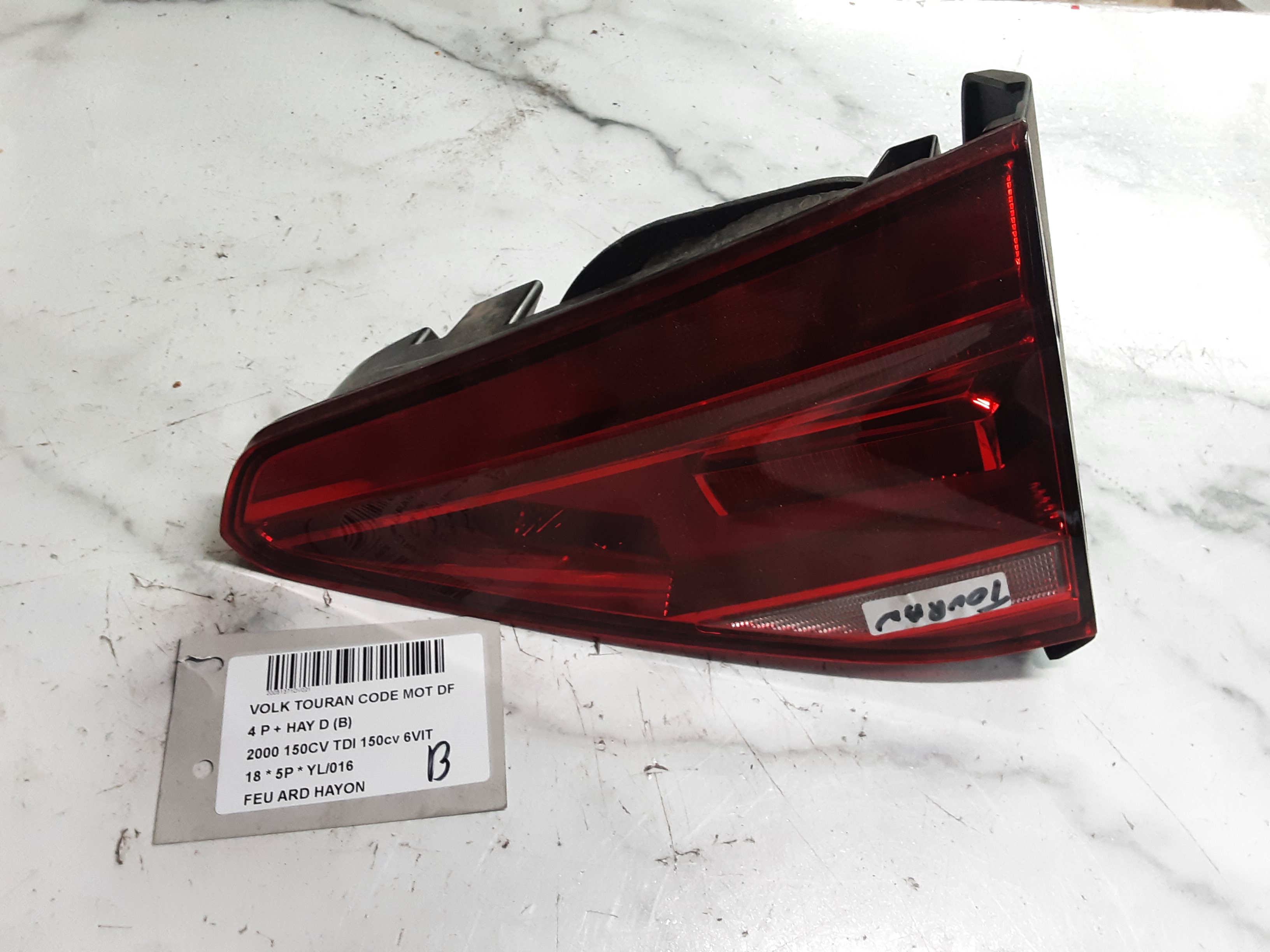 FEU ARRIERE DROIT DE HAYON Vw TOURAN 09/15+