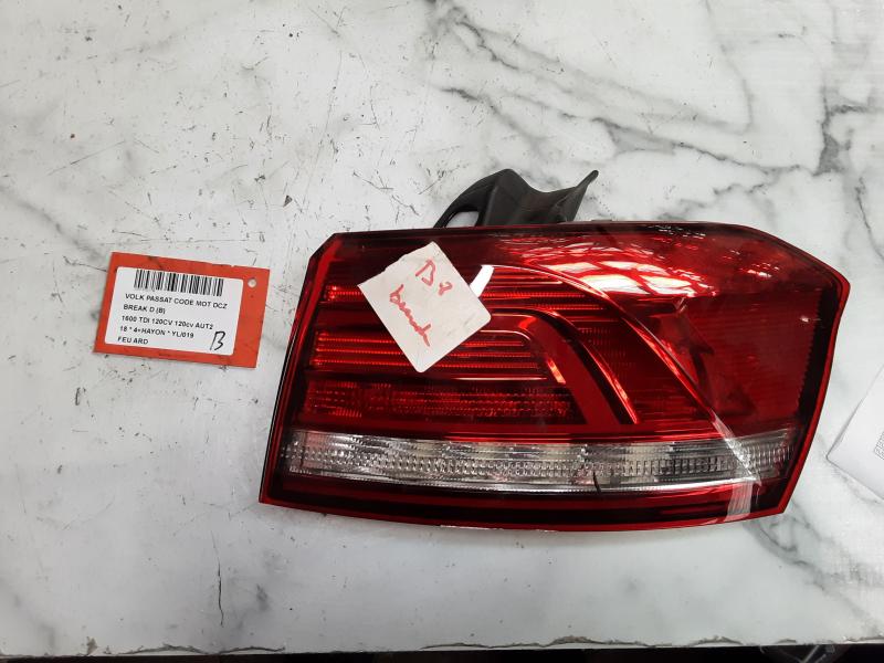 FEU ARRIERE DROIT Vw PASSAT 11/14 - 19