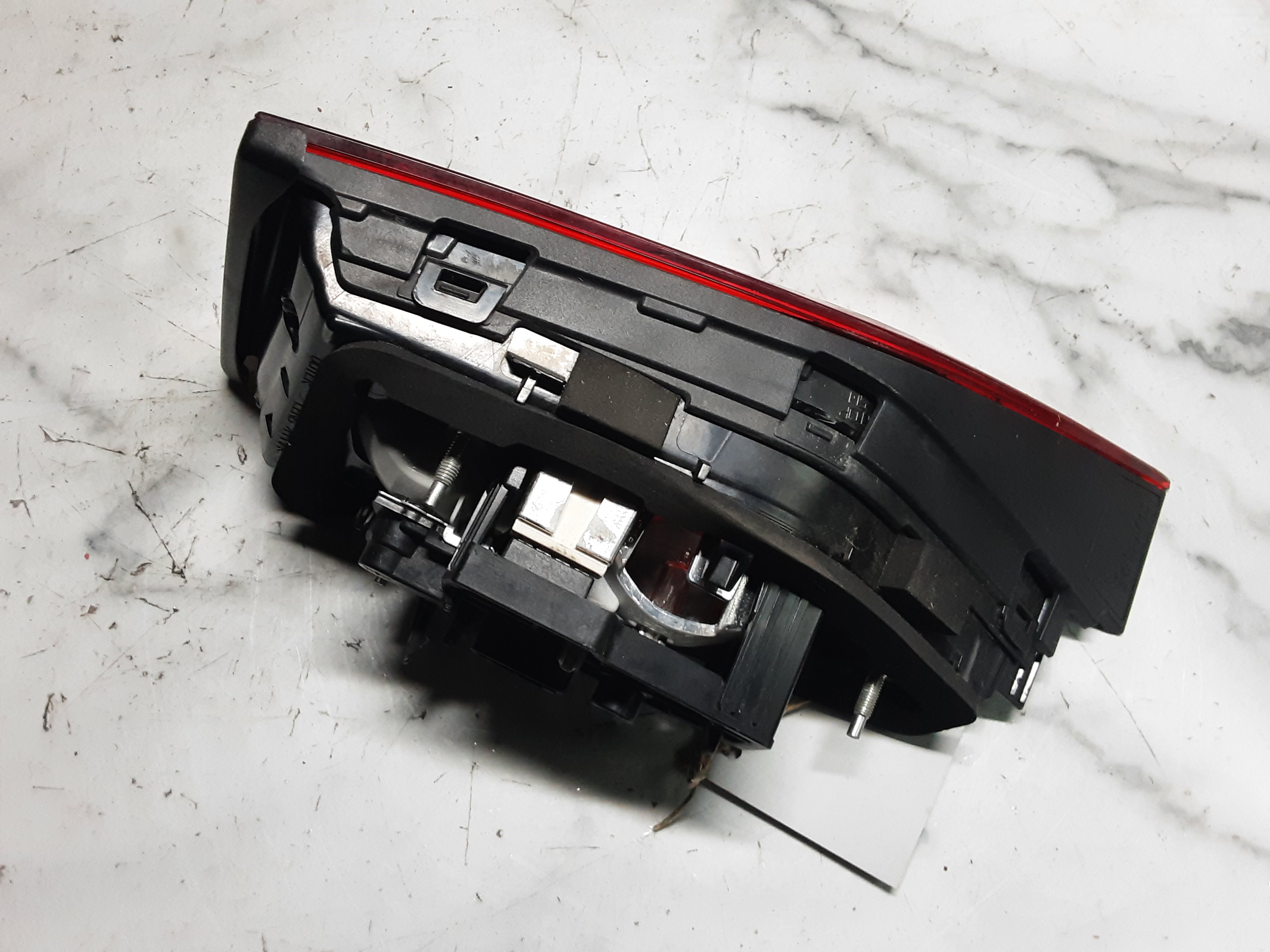 FEU ARRIERE GAUCHE DE MALLE ARRIERE Audi S3 2012-2016