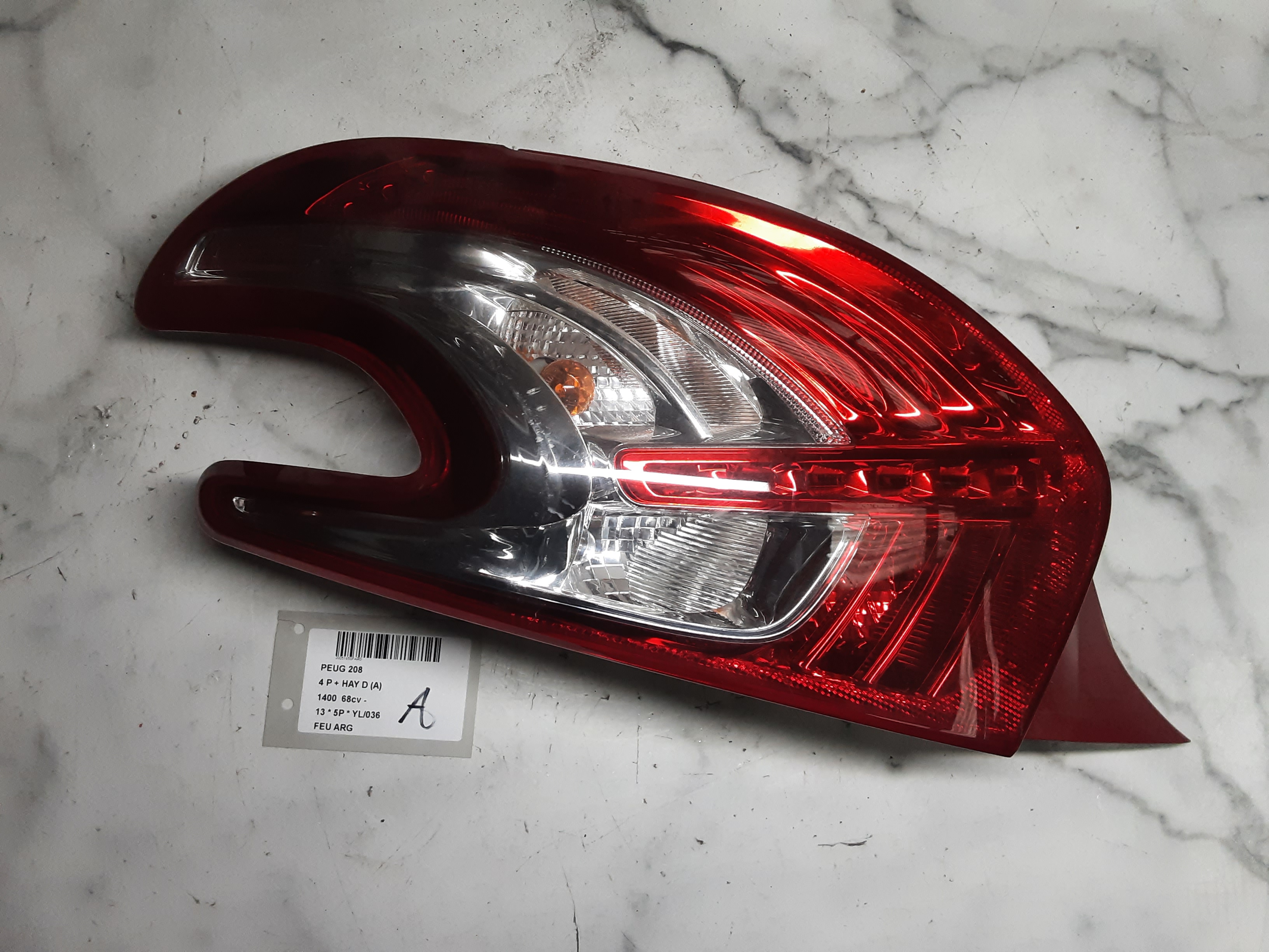 ACHTERLICHT LINKS Peugeot 208 3/12 - 7/15