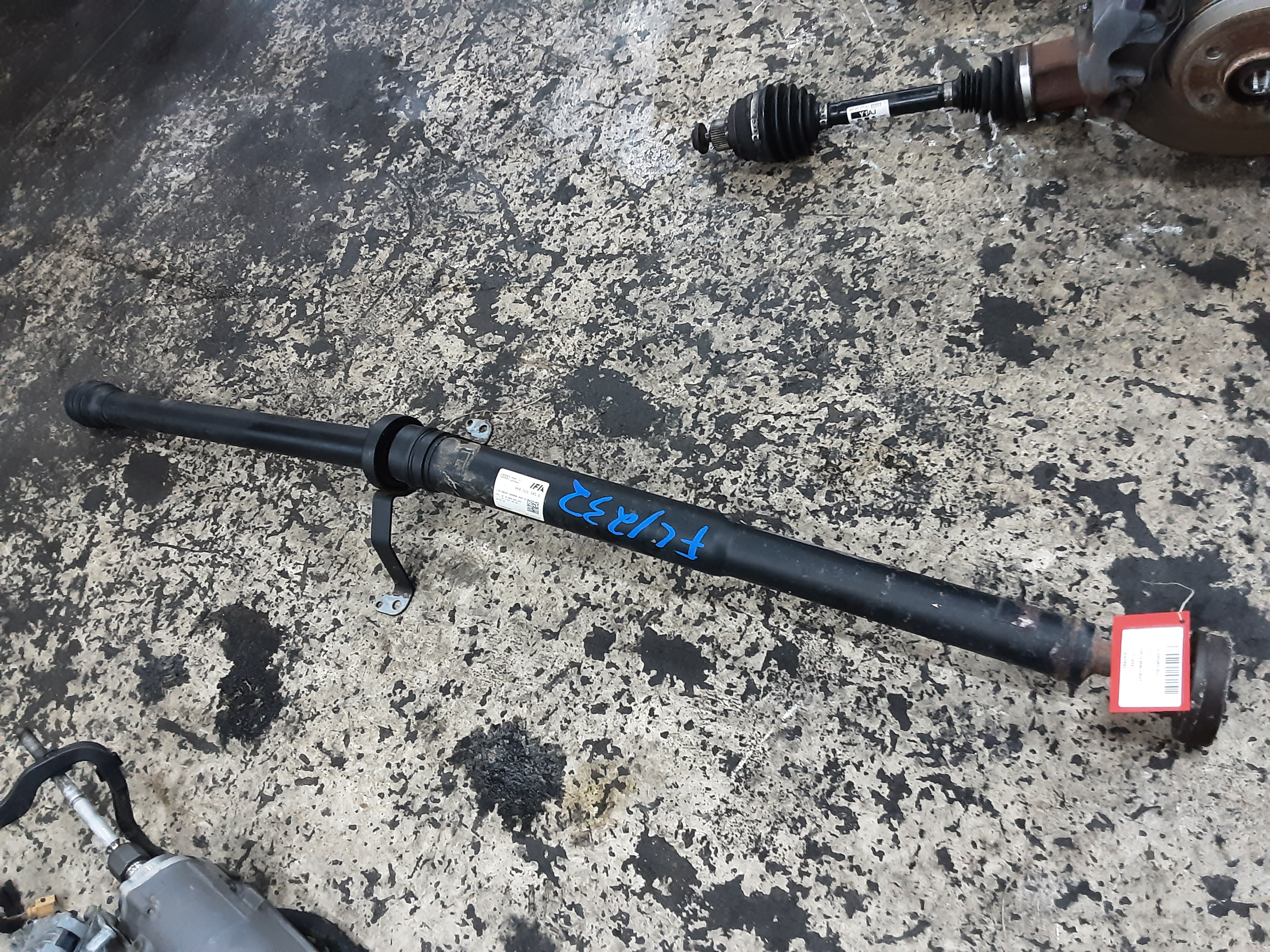 CARDAN CENTRAL Audi A6 6/18+