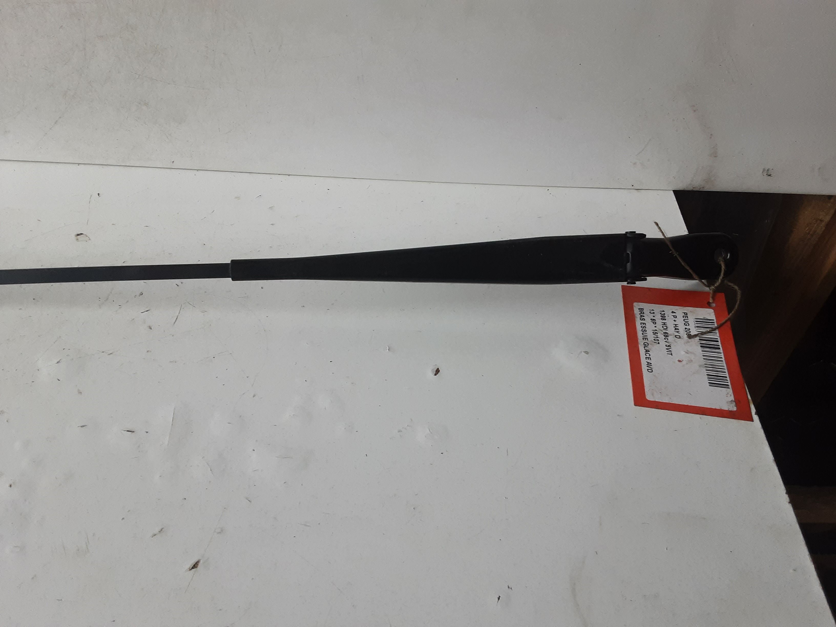RUITENWISSERARM RECHTS VOOR Peugeot 208 3/12 - 7/15