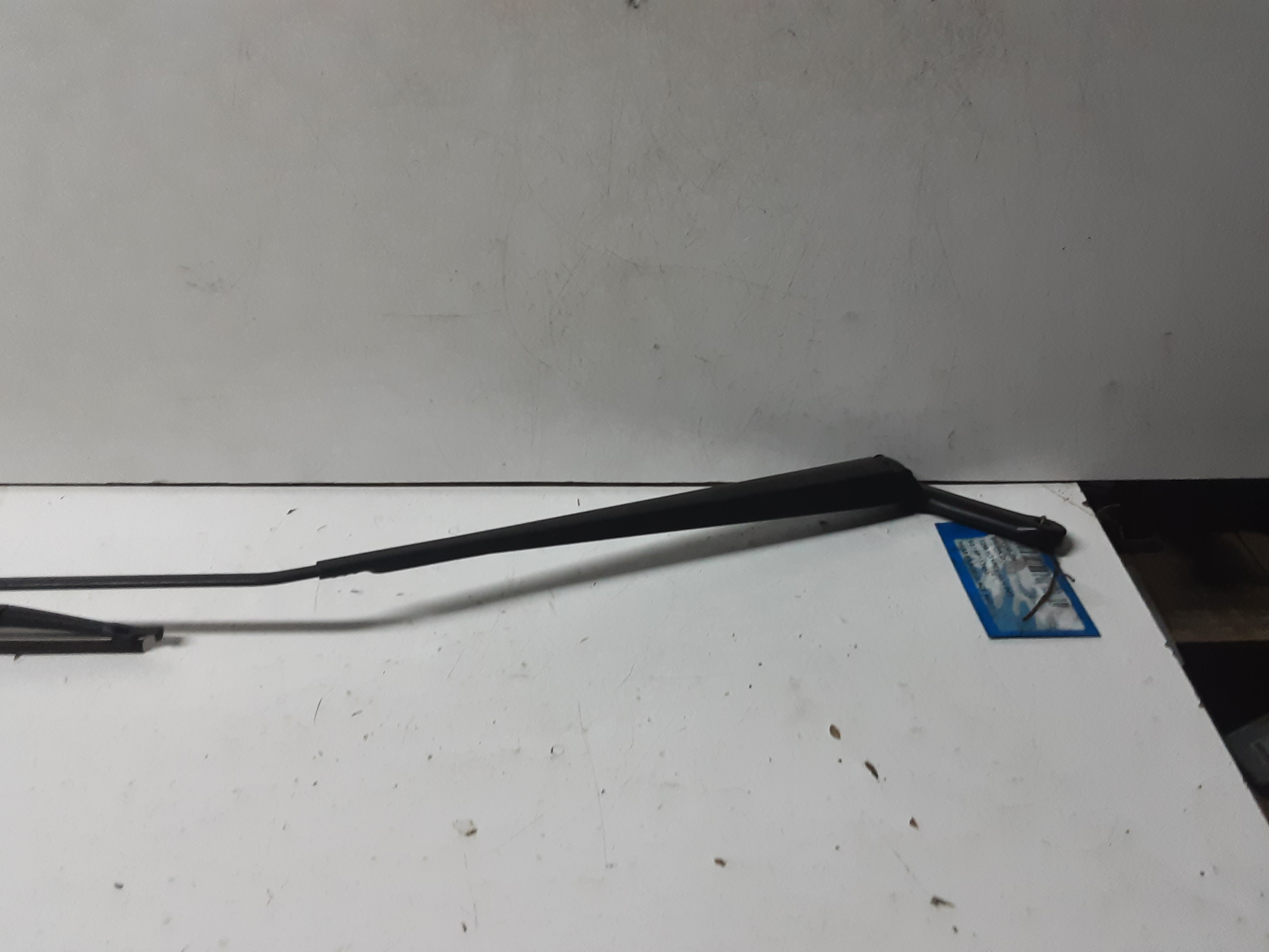 RUITENWISSERARM RECHTS VOOR Peugeot 206 - 2/09